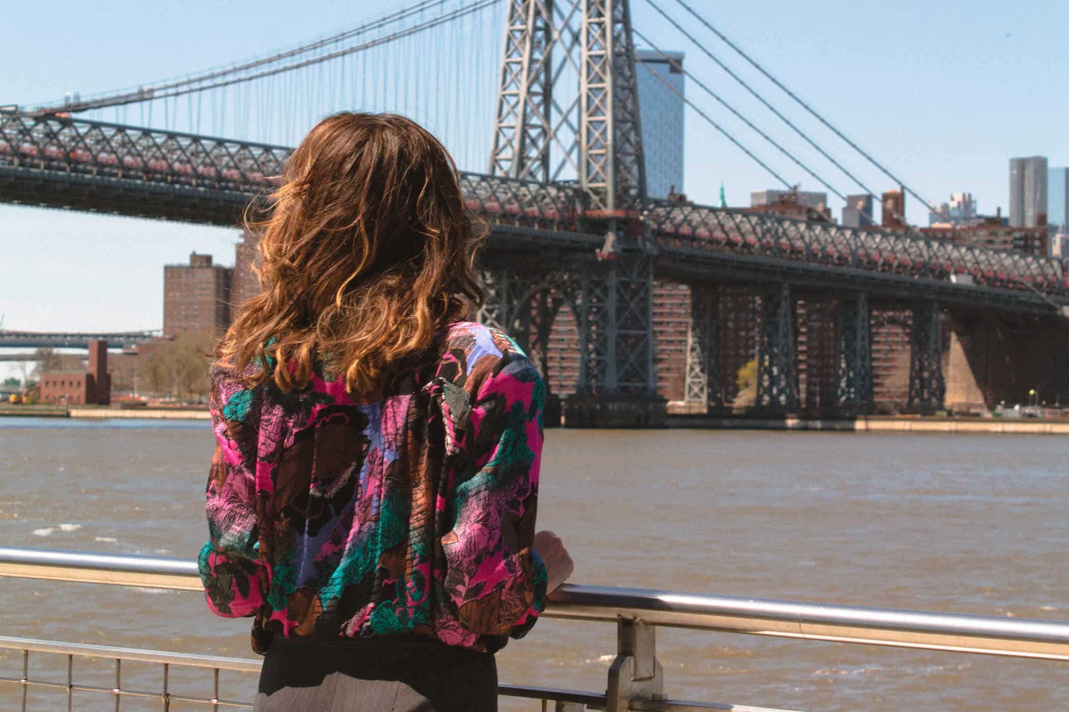 Visitare New York per la prima volta: che magia ritrovarsi davanti al ponte di Brooklyn